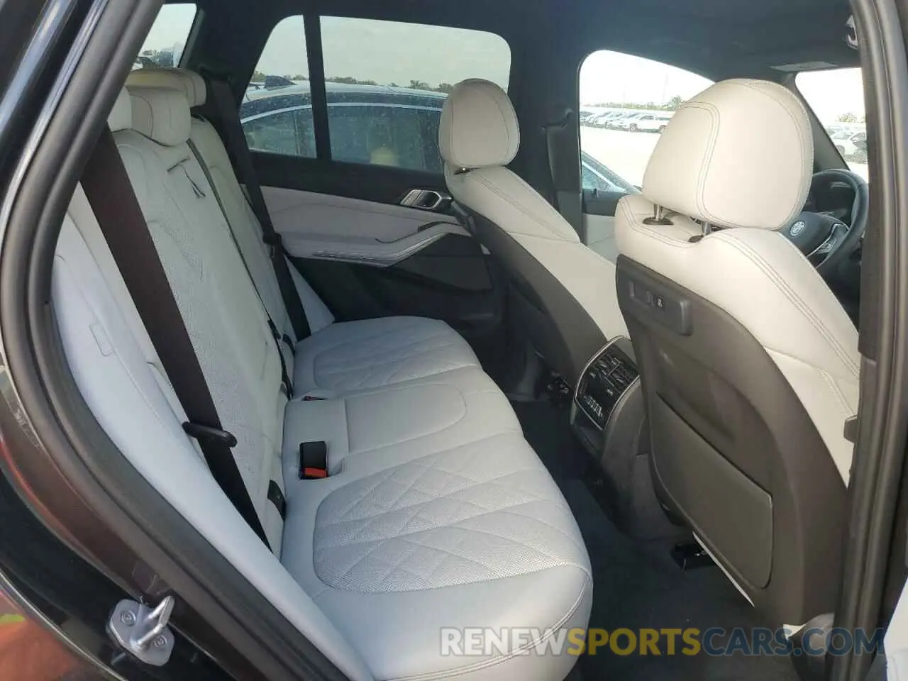 11 fotografías del automóvil dañado 5UXCR6C06P9R38395 BMW X5 2023