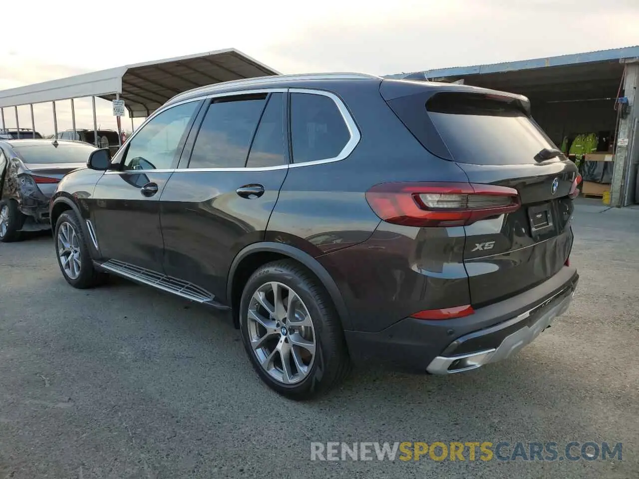 2 fotografías del automóvil dañado 5UXCR6C07P9N94723 BMW X5 2023