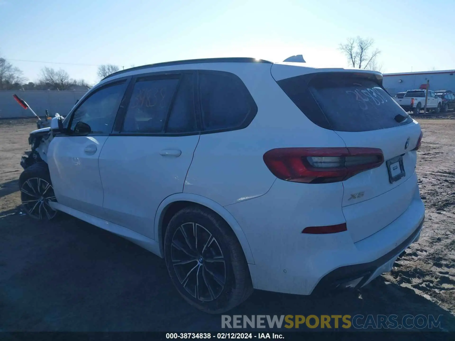 3 fotografías del automóvil dañado 5UXCR6C07P9P03214 BMW X5 2023