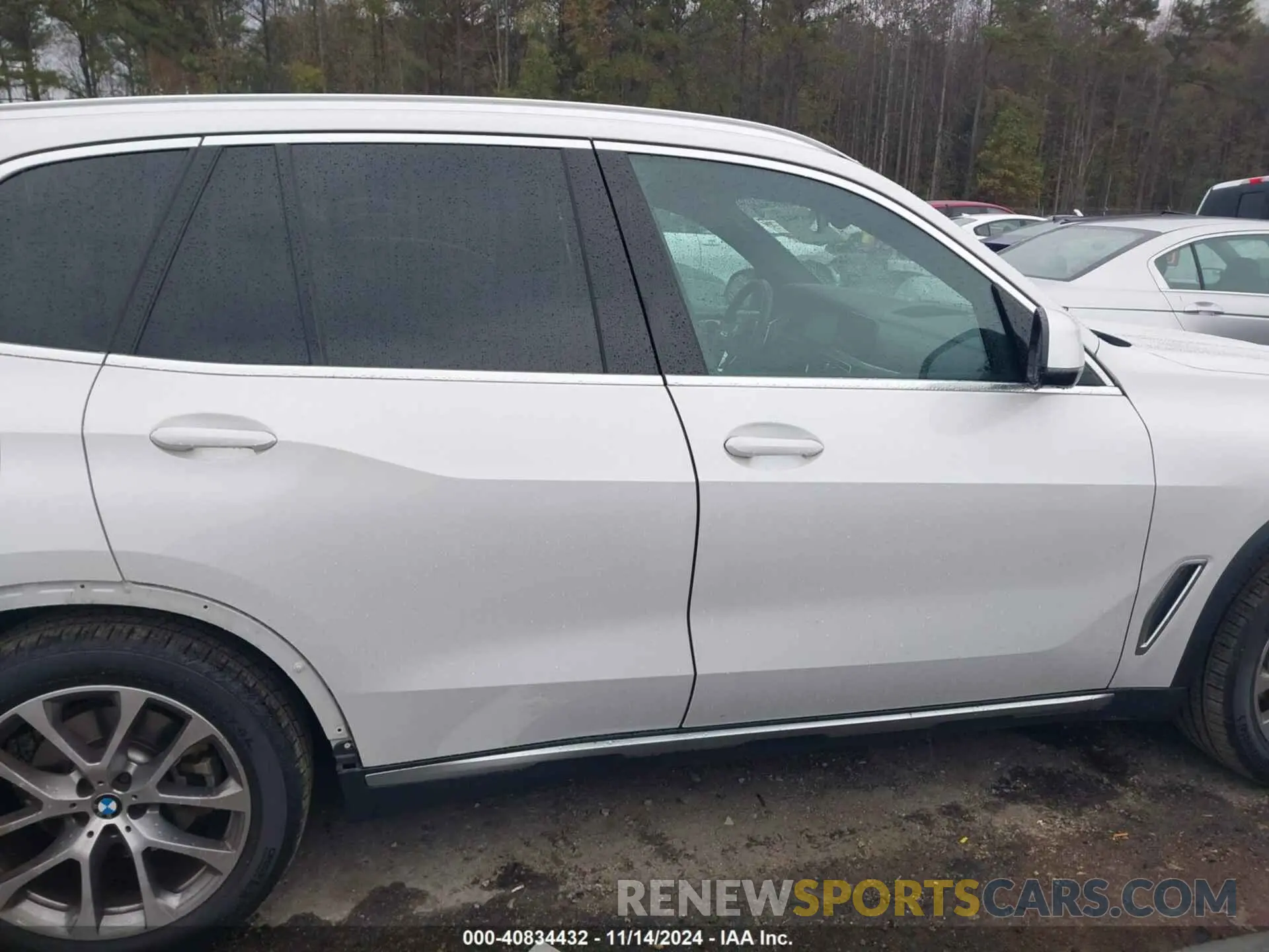 14 fotografías del automóvil dañado 5UXCR6C07P9R98556 BMW X5 2023