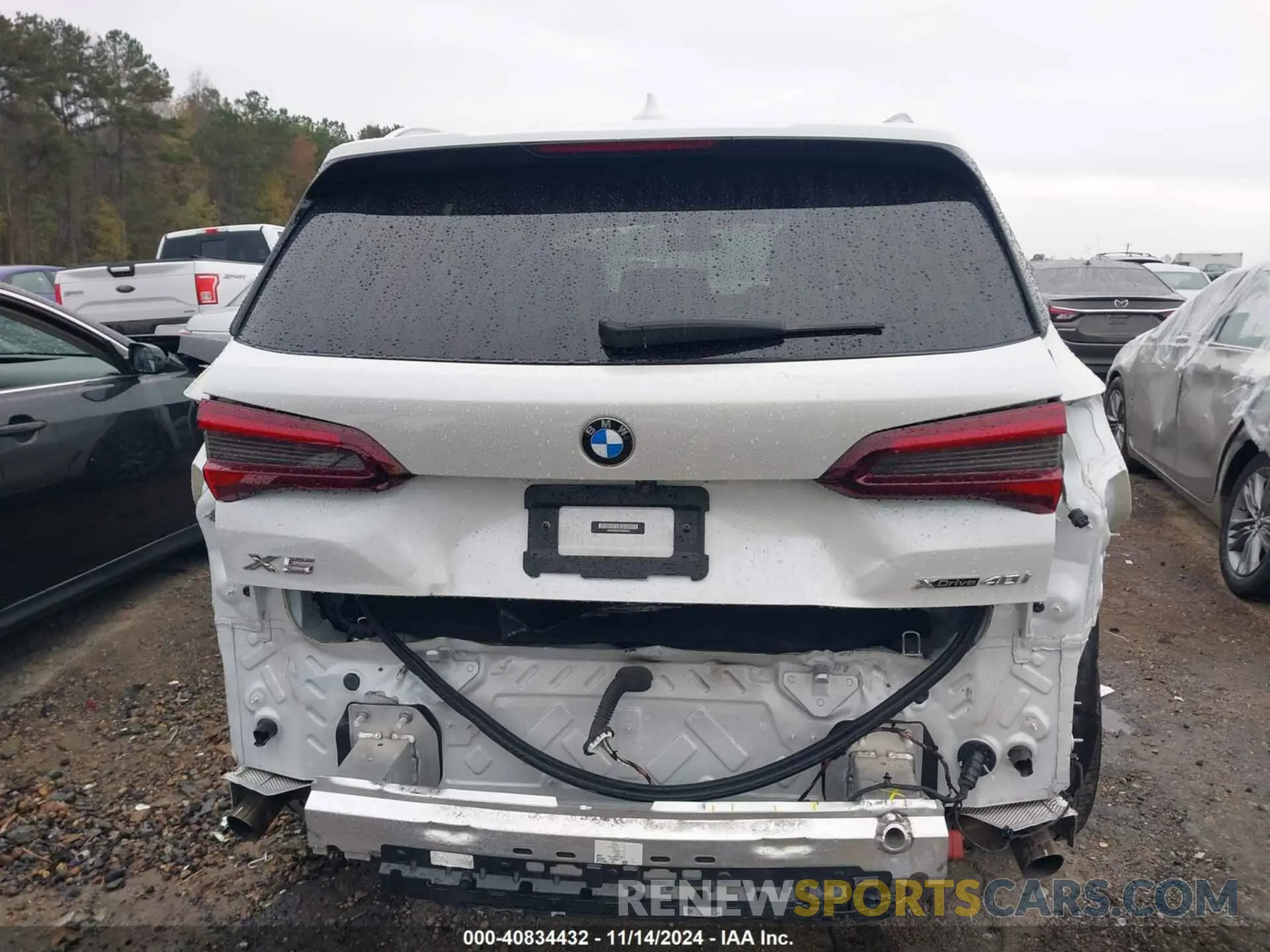 17 fotografías del automóvil dañado 5UXCR6C07P9R98556 BMW X5 2023