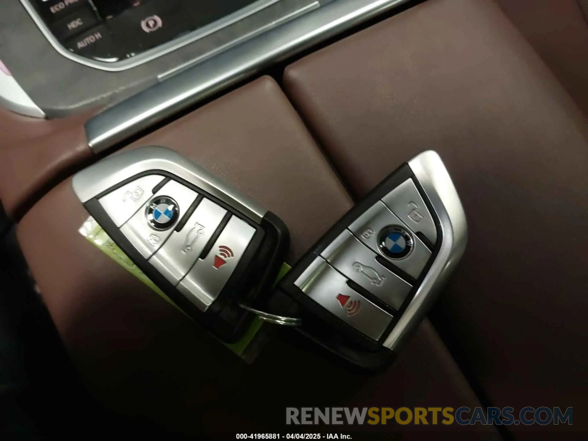 11 fotografías del automóvil dañado 5UXCR6C08P9R88991 BMW X5 2023