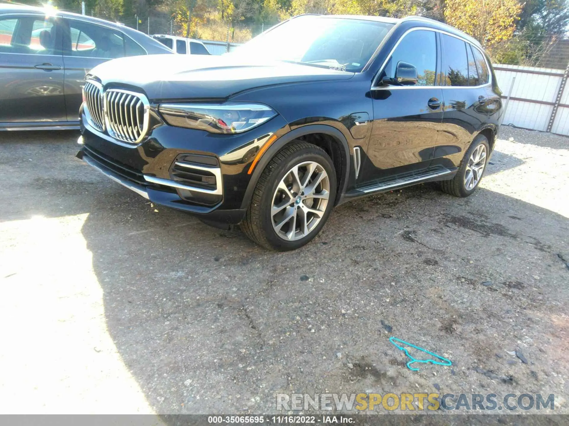 2 fotografías del automóvil dañado 5UXTA6C00P9P06852 BMW X5 2023