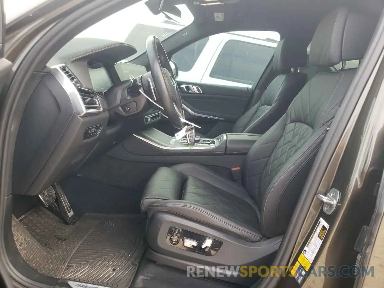 7 fotografías del automóvil dañado 5UXTA6C00P9P23148 BMW X5 2023