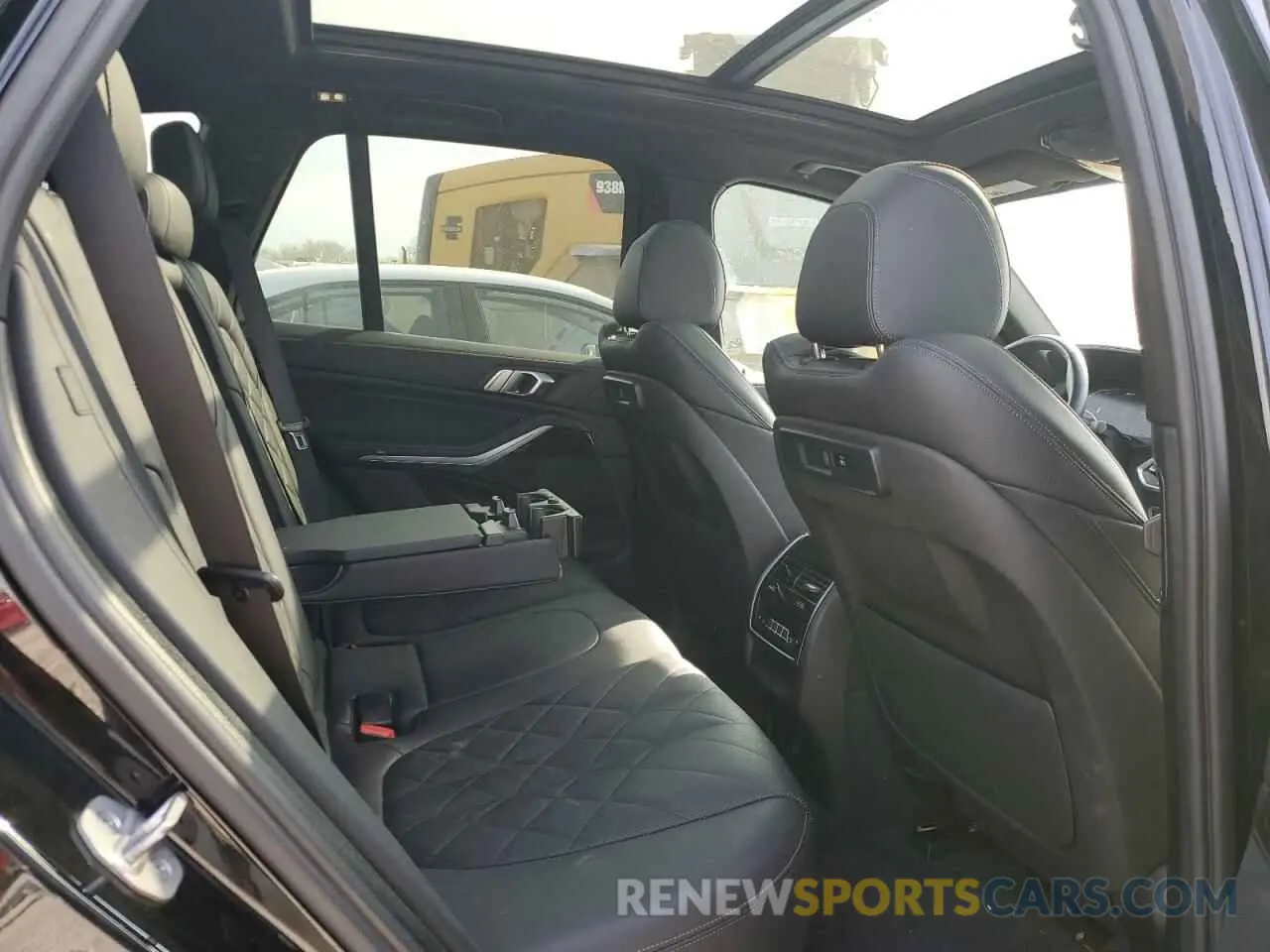 11 fotografías del automóvil dañado 5UXTA6C03P9P26996 BMW X5 2023