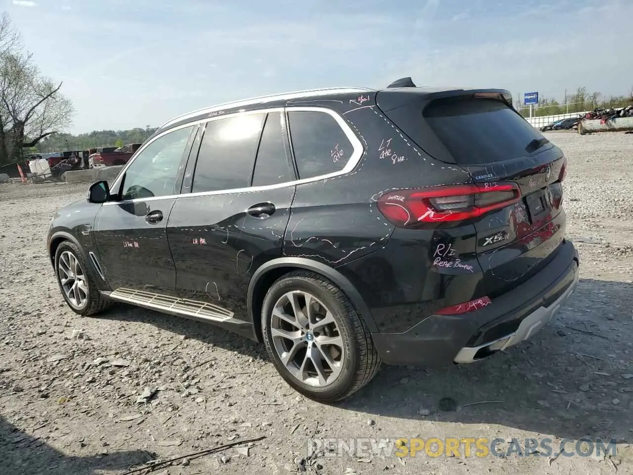 2 fotografías del automóvil dañado 5UXTA6C03P9P26996 BMW X5 2023