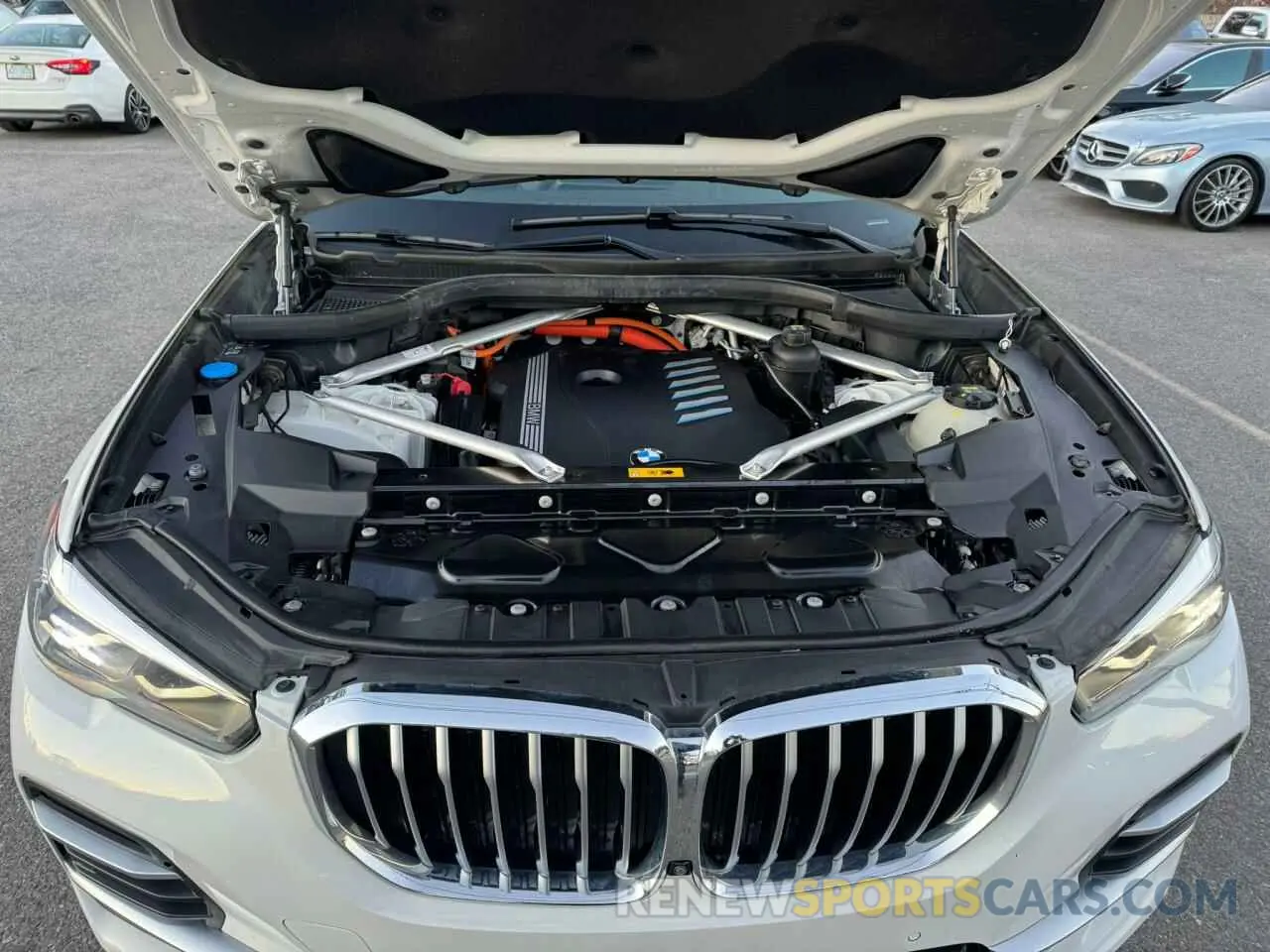 8 fotografías del automóvil dañado 5UXTA6C06P9P05074 BMW X5 2023