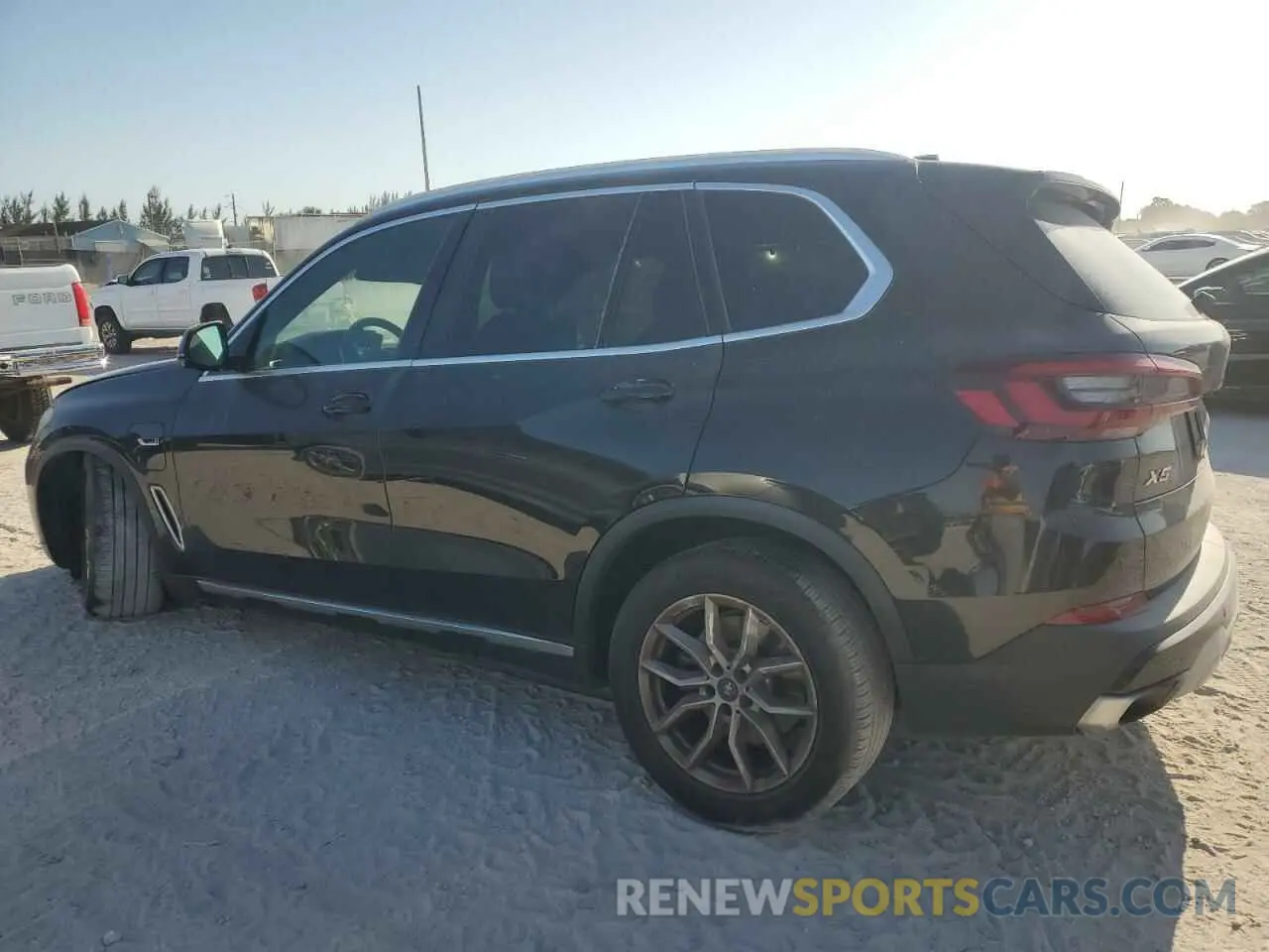 2 fotografías del automóvil dañado 5UXTA6C06P9S02144 BMW X5 2023
