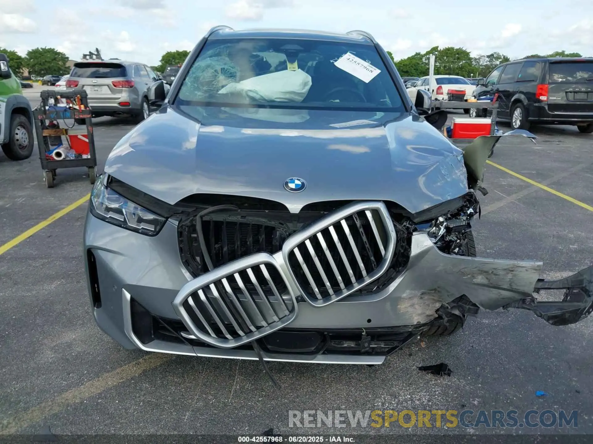 6 fotografías del automóvil dañado 5UX13EU00R9U32100 BMW X5 2024