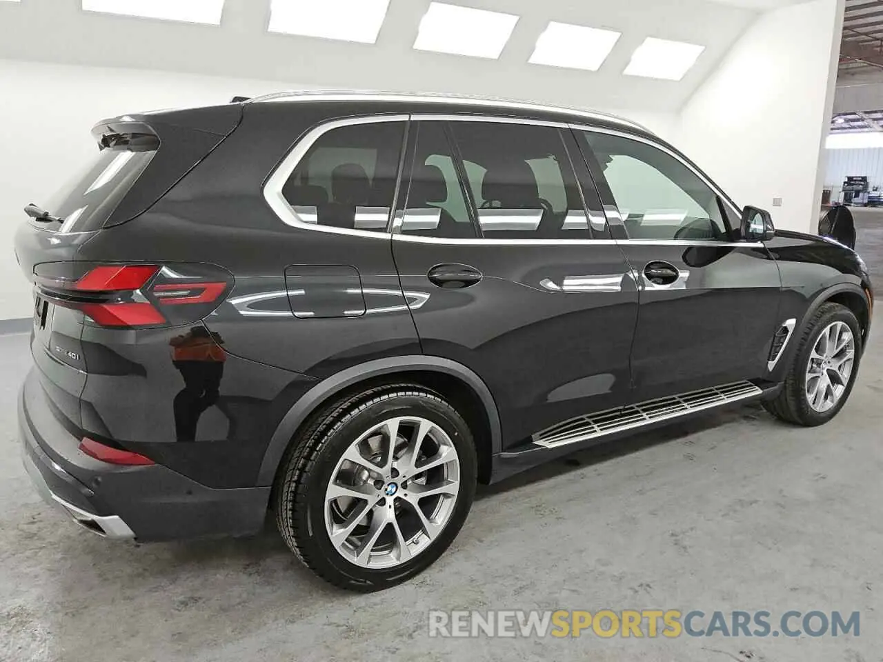 3 fotografías del automóvil dañado 5UX13EU02R9T46173 BMW X5 2024