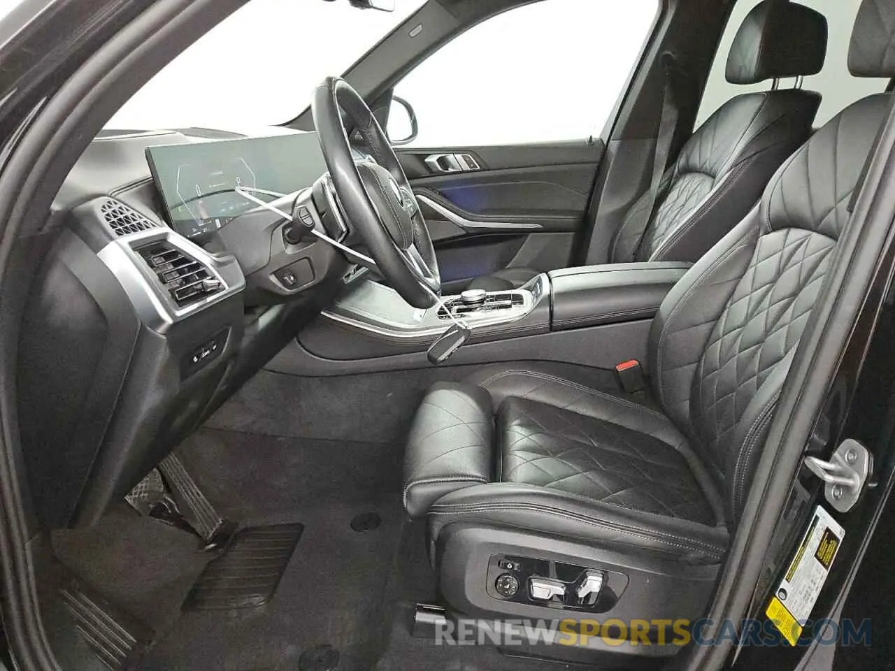 7 fotografías del automóvil dañado 5UX13EU02R9T46173 BMW X5 2024