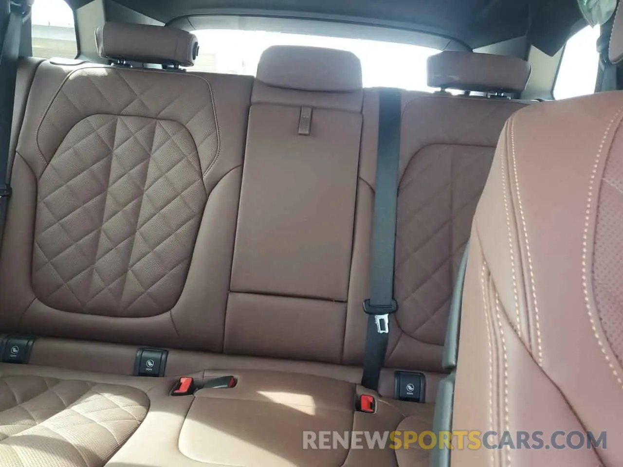 10 fotografías del automóvil dañado 5UX13EU02R9U24452 BMW X5 2024