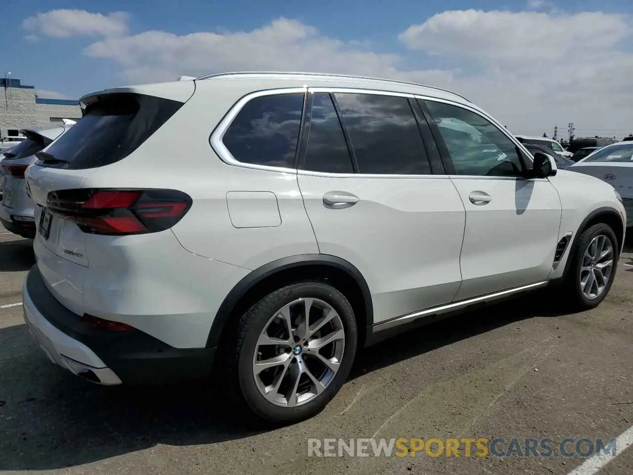 3 fotografías del automóvil dañado 5UX13EU03R9T56646 BMW X5 2024