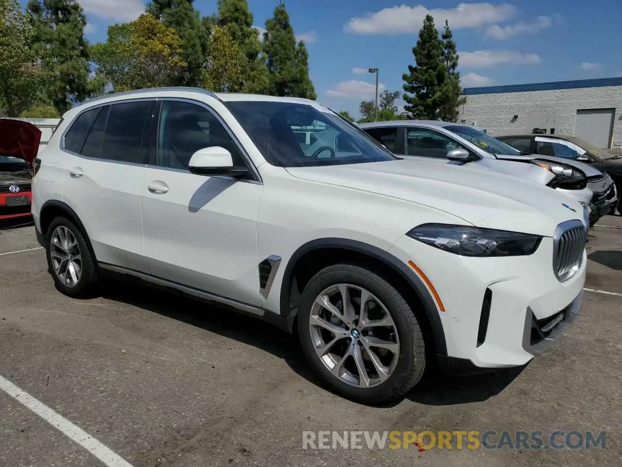 4 fotografías del automóvil dañado 5UX13EU03R9T56646 BMW X5 2024