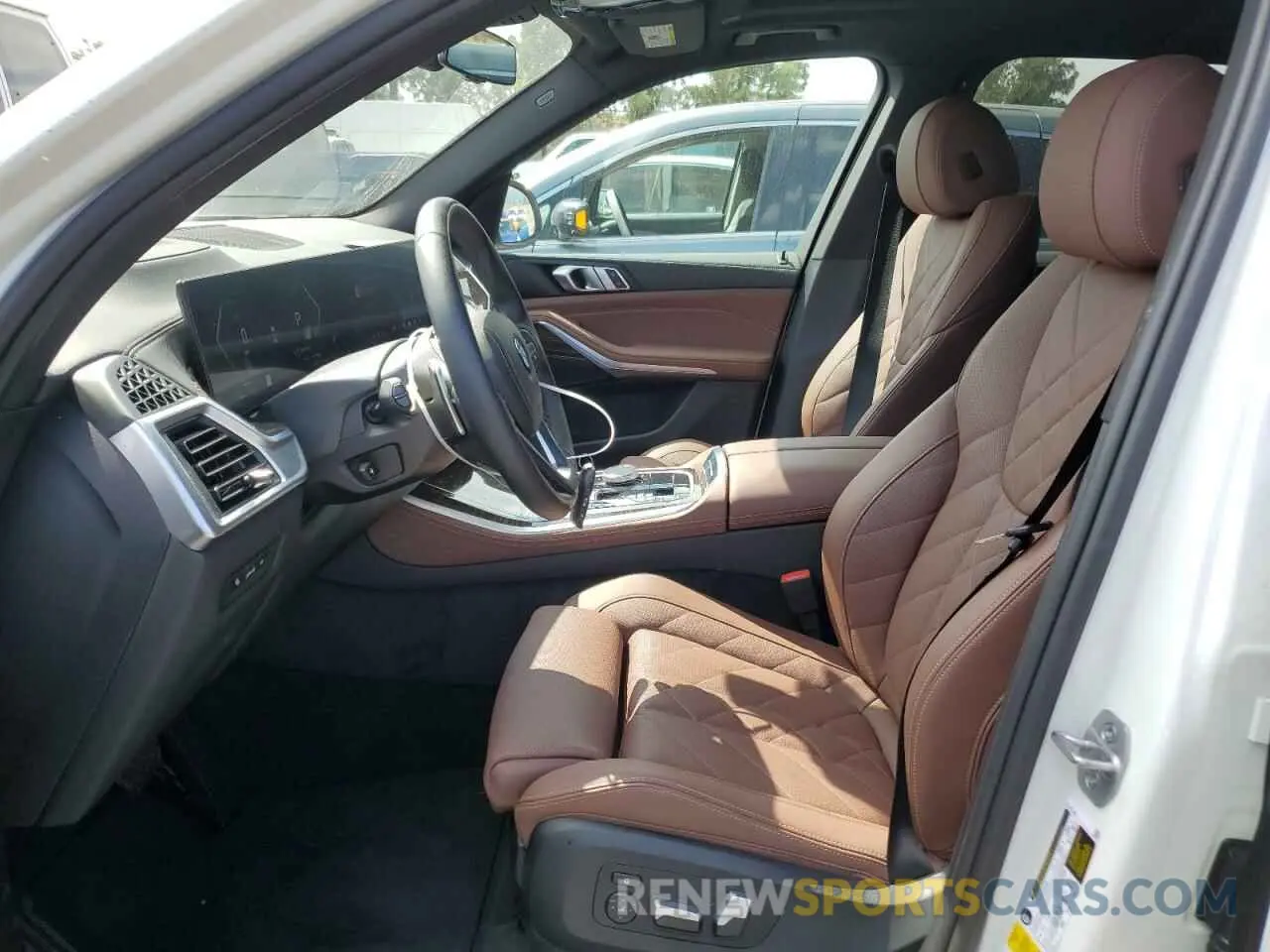 7 fotografías del automóvil dañado 5UX13EU03R9T56646 BMW X5 2024