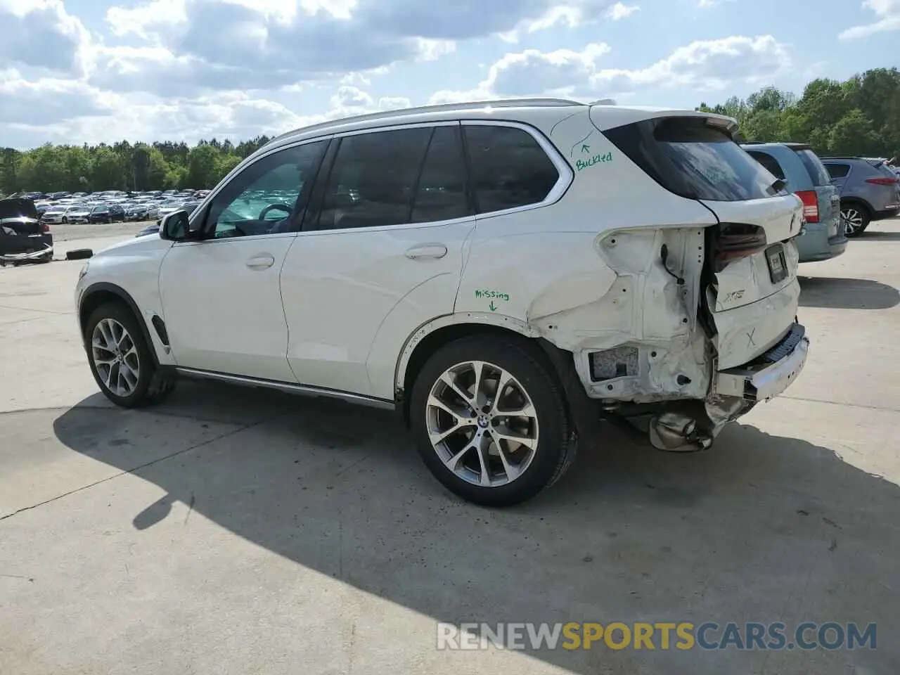 2 fotografías del automóvil dañado 5UX13EU05R9S49811 BMW X5 2024