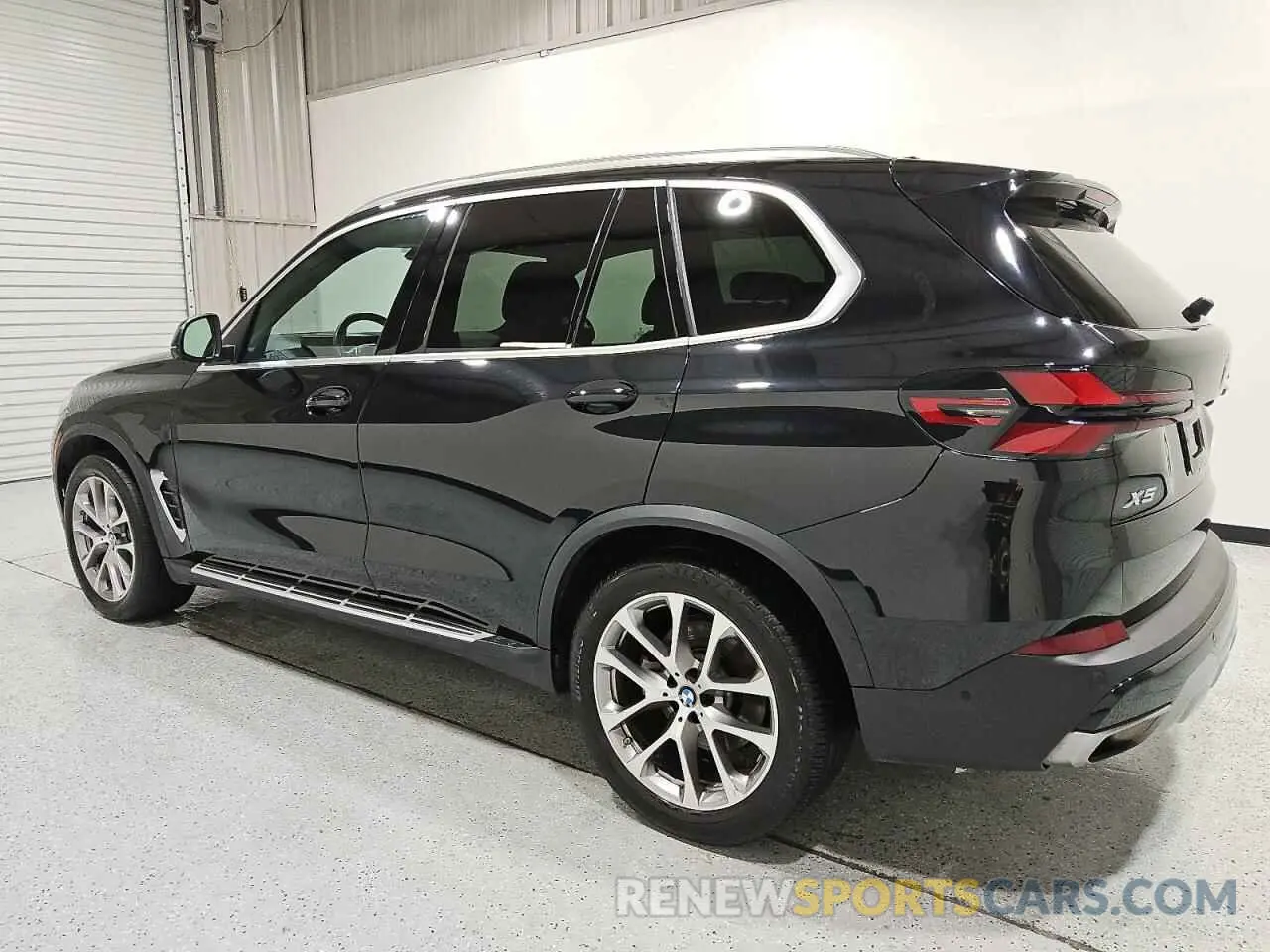 2 fotografías del automóvil dañado 5UX13EU05R9V10497 BMW X5 2024
