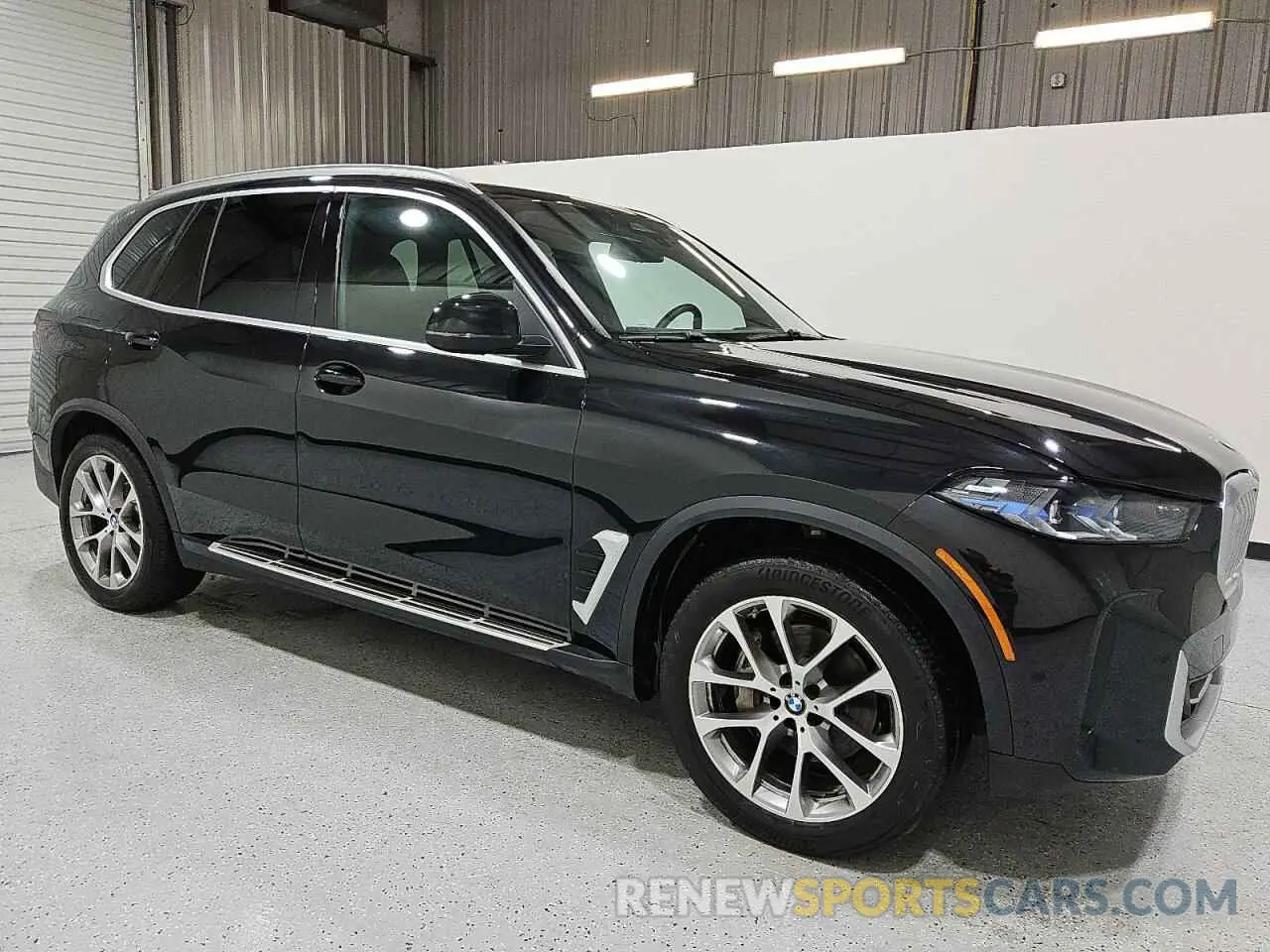 4 fotografías del automóvil dañado 5UX13EU05R9V10497 BMW X5 2024