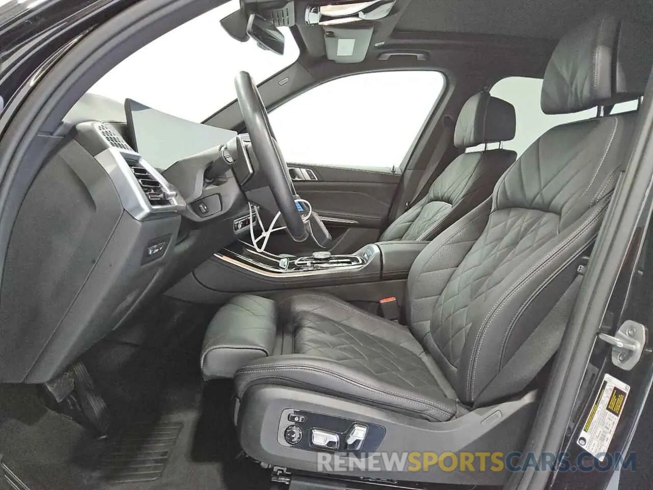 7 fotografías del automóvil dañado 5UX13EU05R9V10497 BMW X5 2024