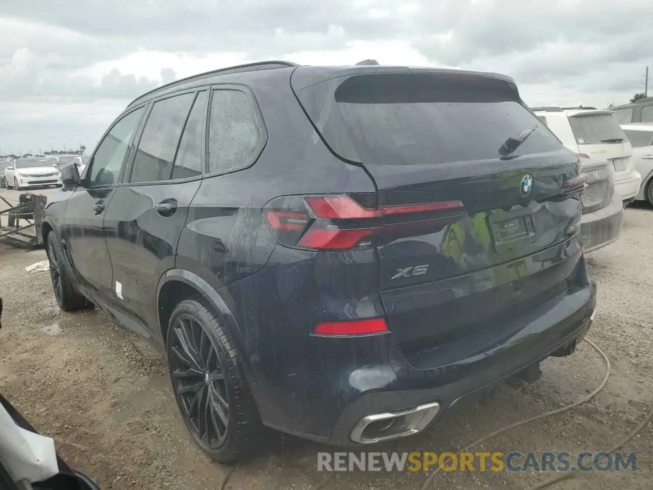 2 fotografías del automóvil dañado 5UX13EU05R9V47792 BMW X5 2024