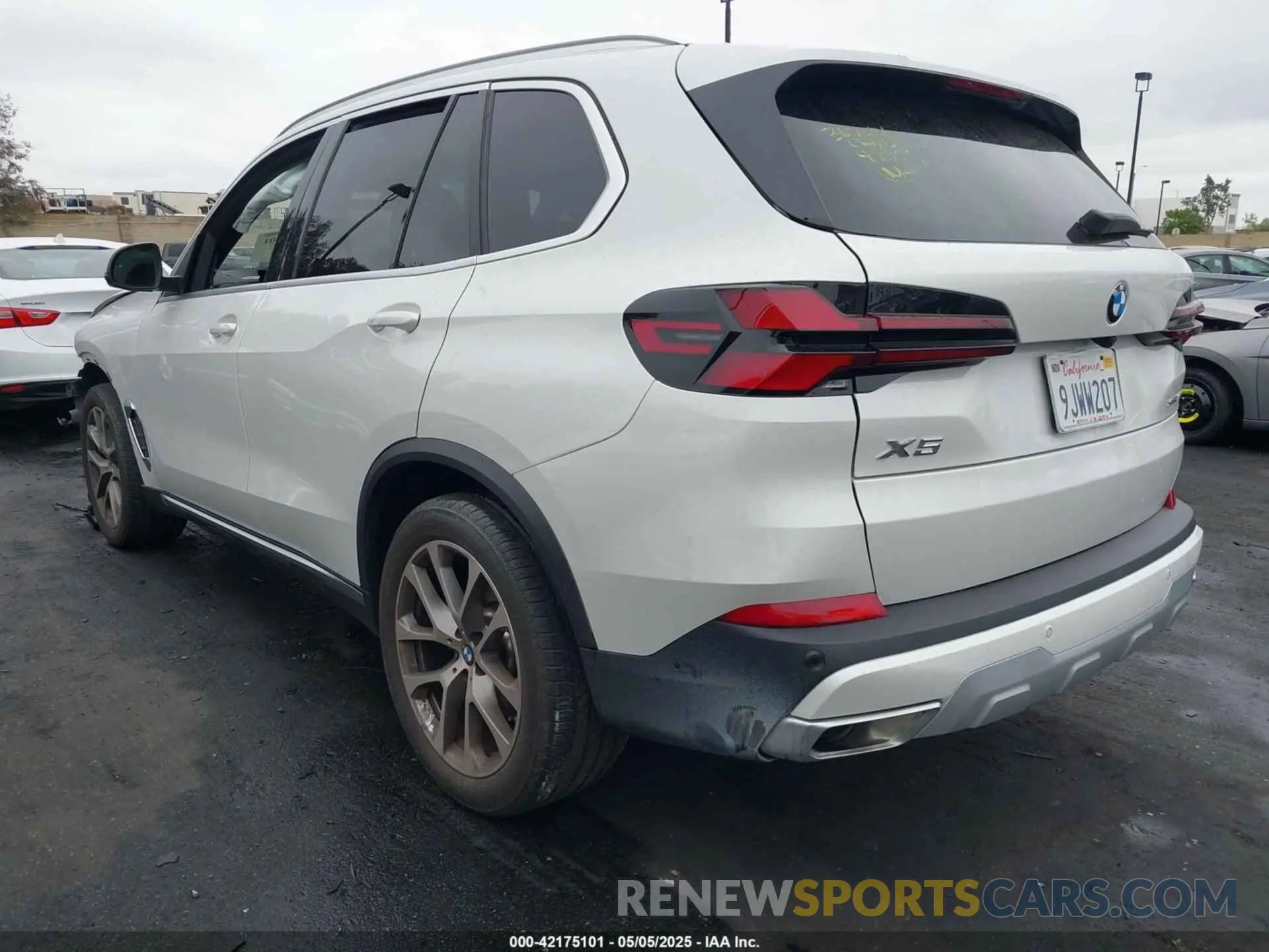 15 fotografías del automóvil dañado 5UX13EU06R9T97787 BMW X5 2024