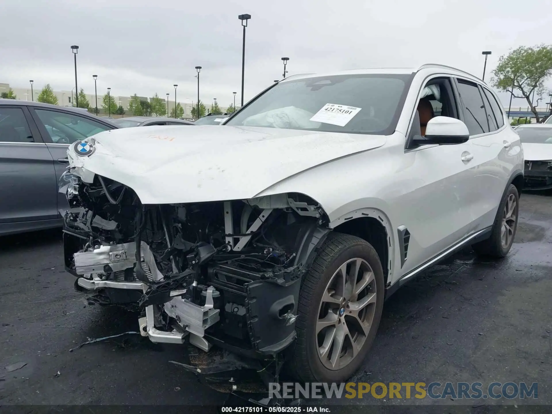 2 fotografías del automóvil dañado 5UX13EU06R9T97787 BMW X5 2024
