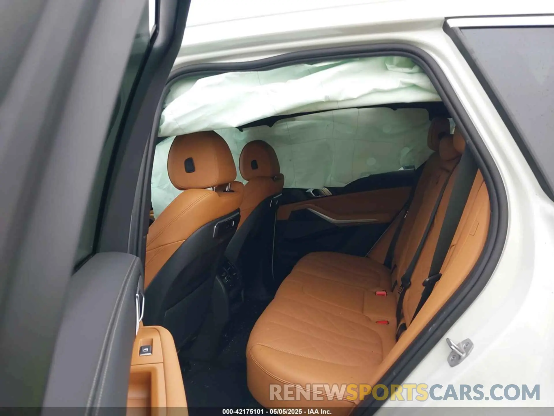 8 fotografías del automóvil dañado 5UX13EU06R9T97787 BMW X5 2024