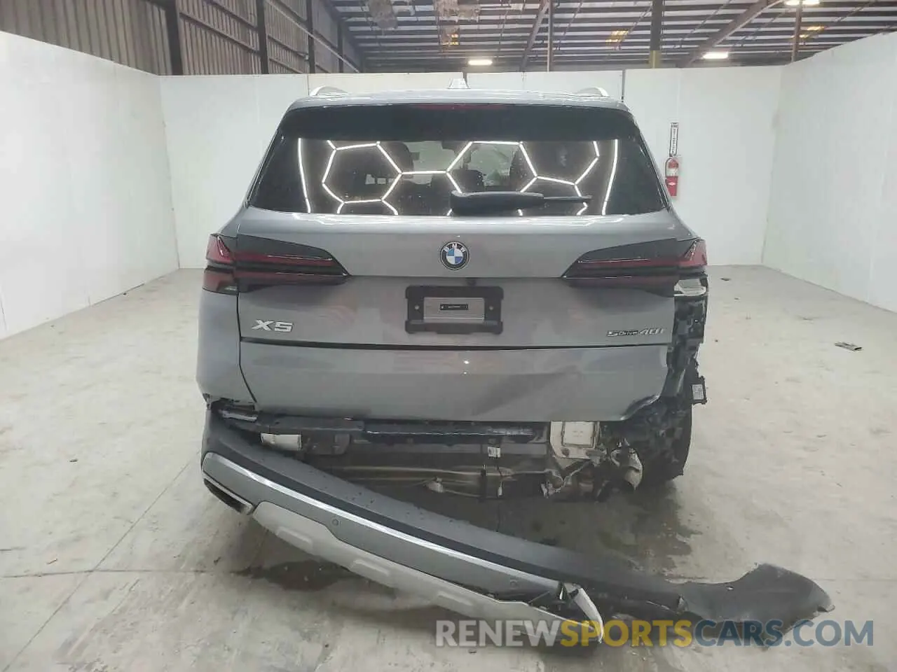 6 fotografías del automóvil dañado 5UX13EU07R9T68086 BMW X5 2024