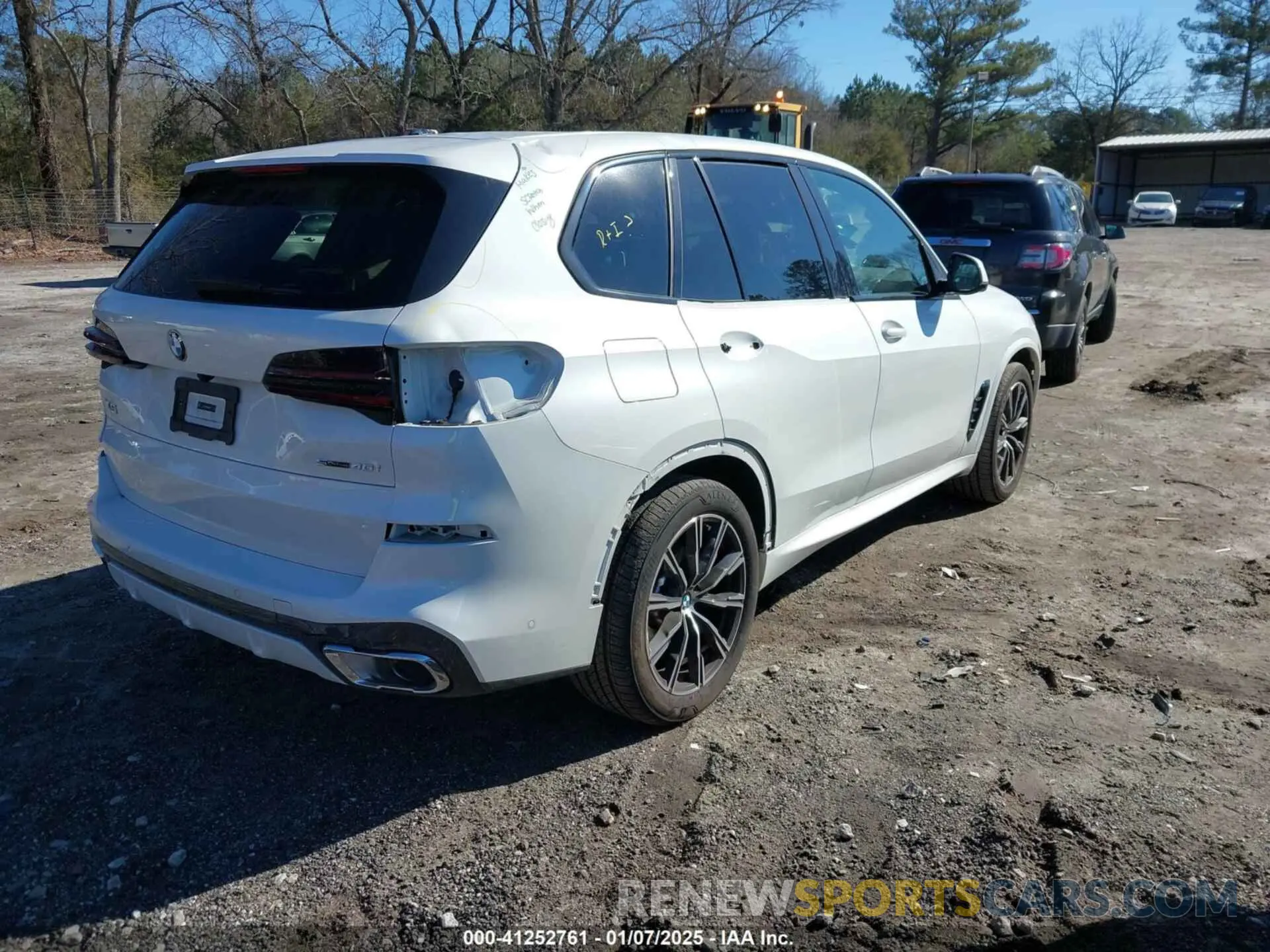 4 fotografías del automóvil dañado 5UX13EU08R9U30644 BMW X5 2024