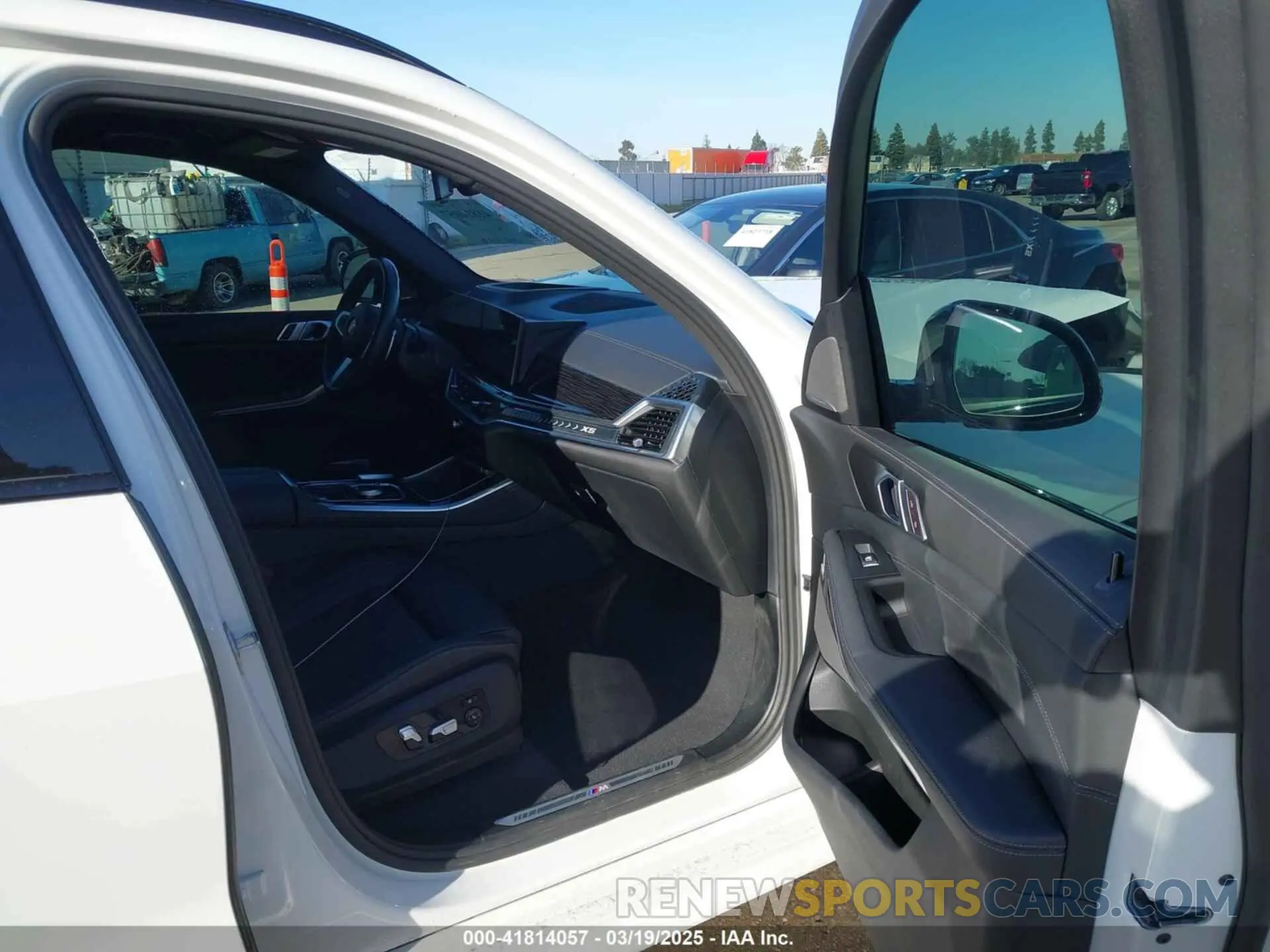 5 fotografías del automóvil dañado 5UX13EU08R9U51221 BMW X5 2024