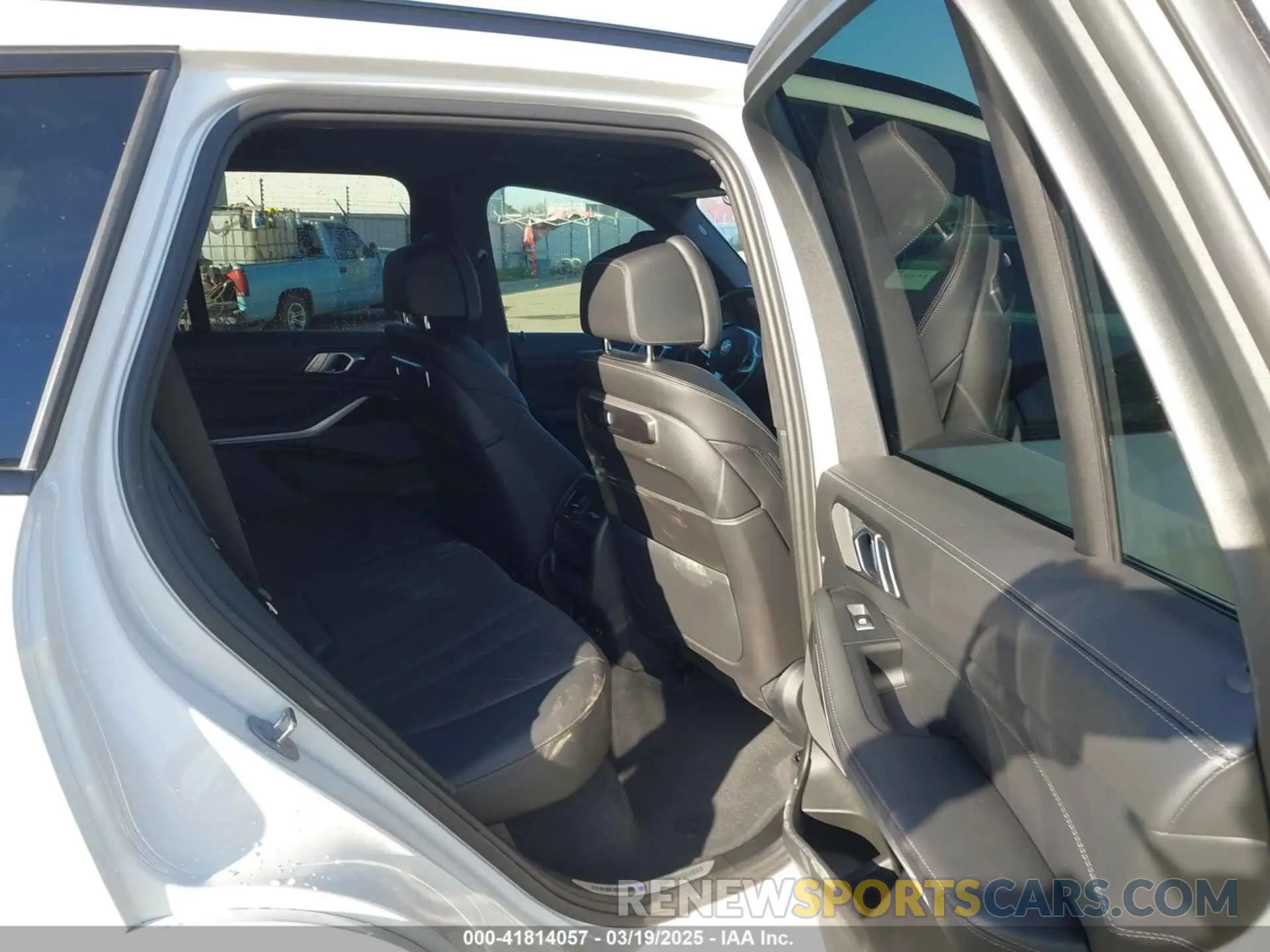 8 fotografías del automóvil dañado 5UX13EU08R9U51221 BMW X5 2024