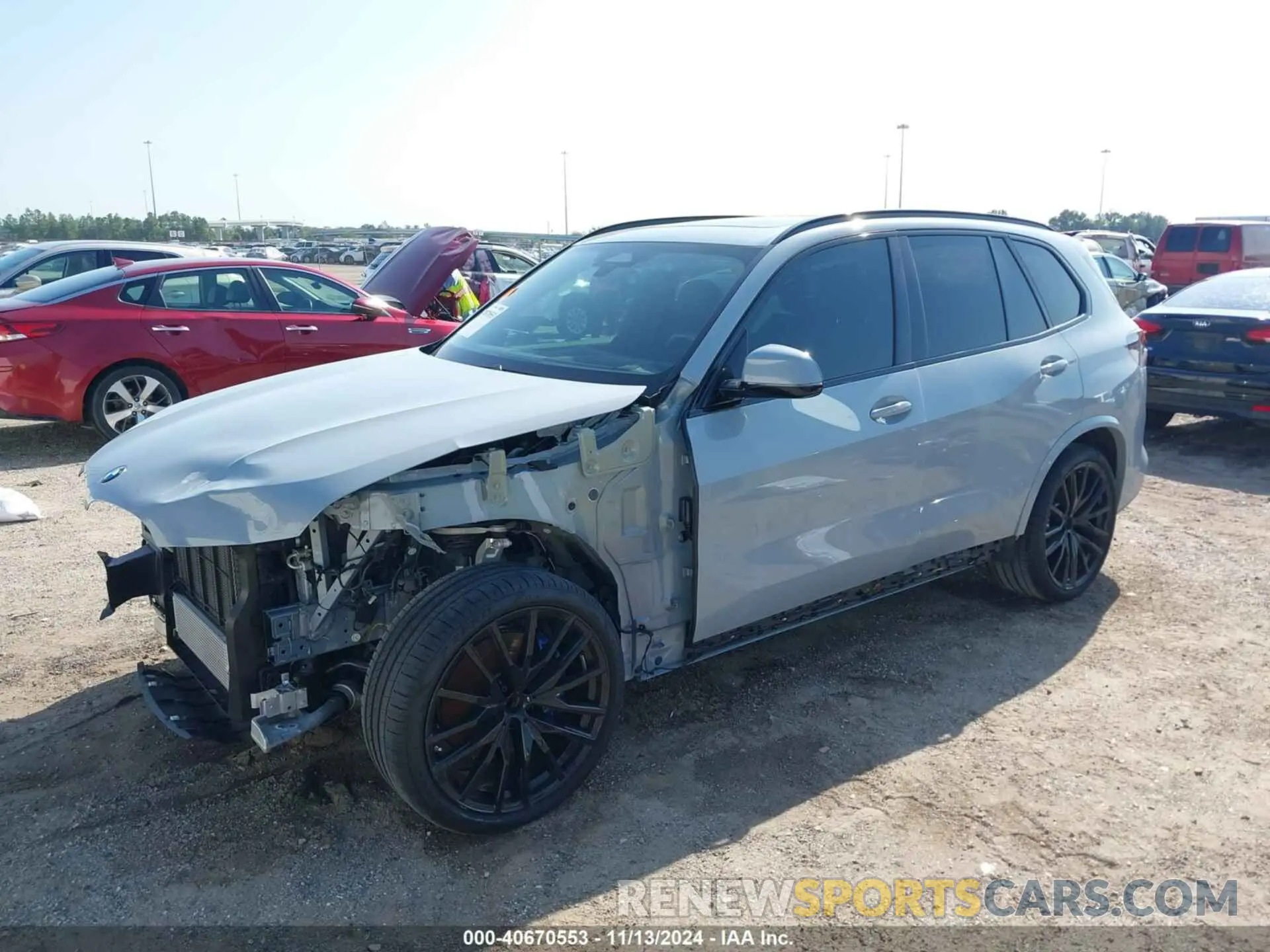 2 fotografías del automóvil dañado 5UX13EU08R9V44806 BMW X5 2024