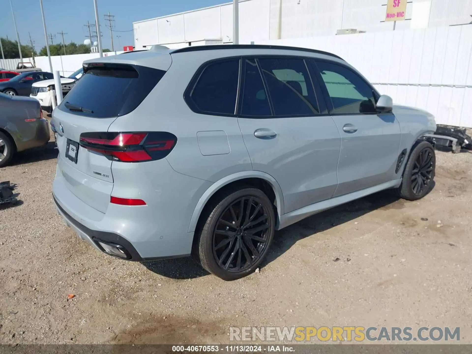 4 fotografías del automóvil dañado 5UX13EU08R9V44806 BMW X5 2024