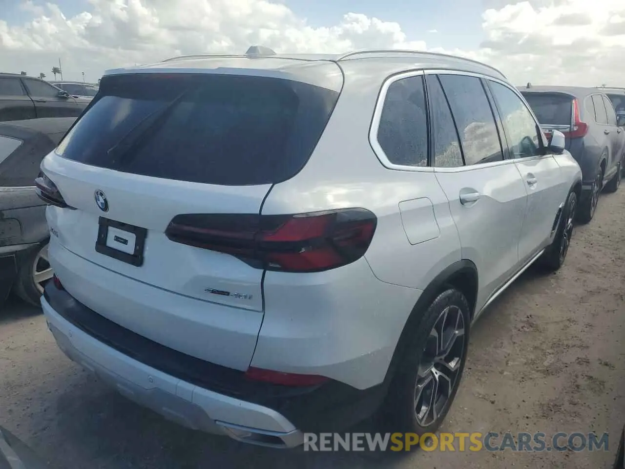 3 fotografías del automóvil dañado 5UX13EU09R9V94677 BMW X5 2024
