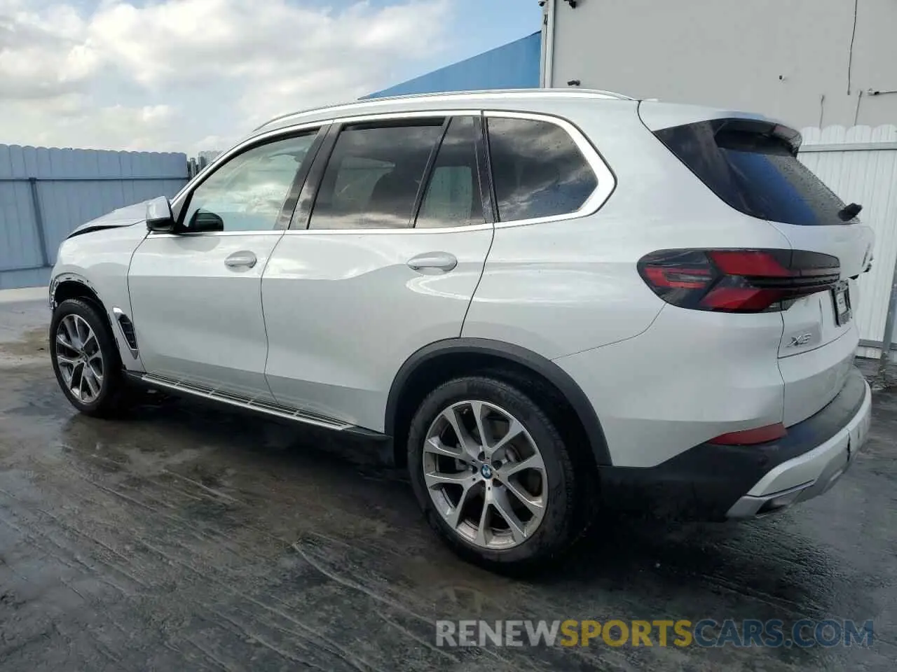 2 fotografías del automóvil dañado 5UX13EU0XR9T27497 BMW X5 2024