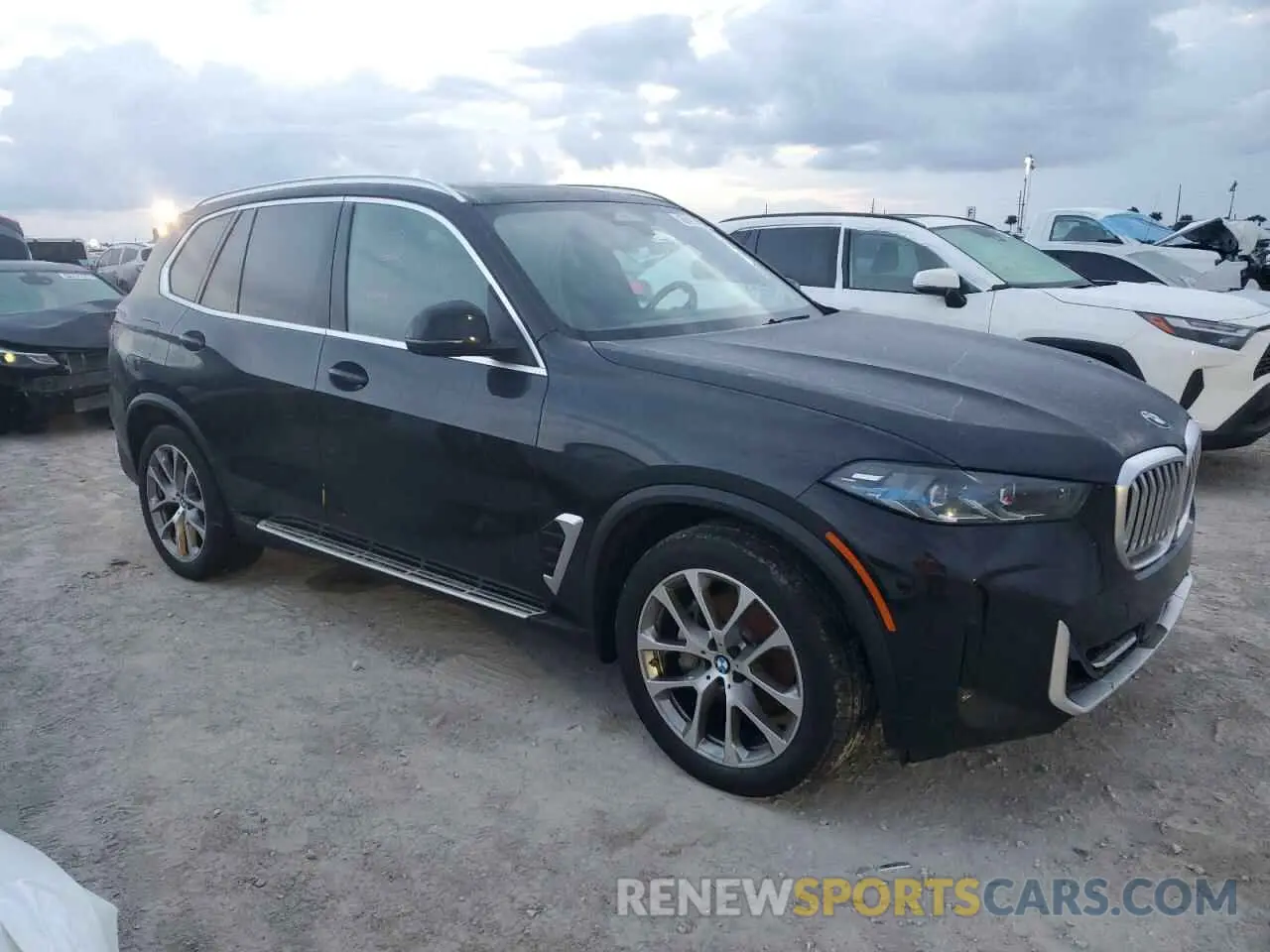 4 fotografías del automóvil dañado 5UX23EU00R9T91472 BMW X5 2024