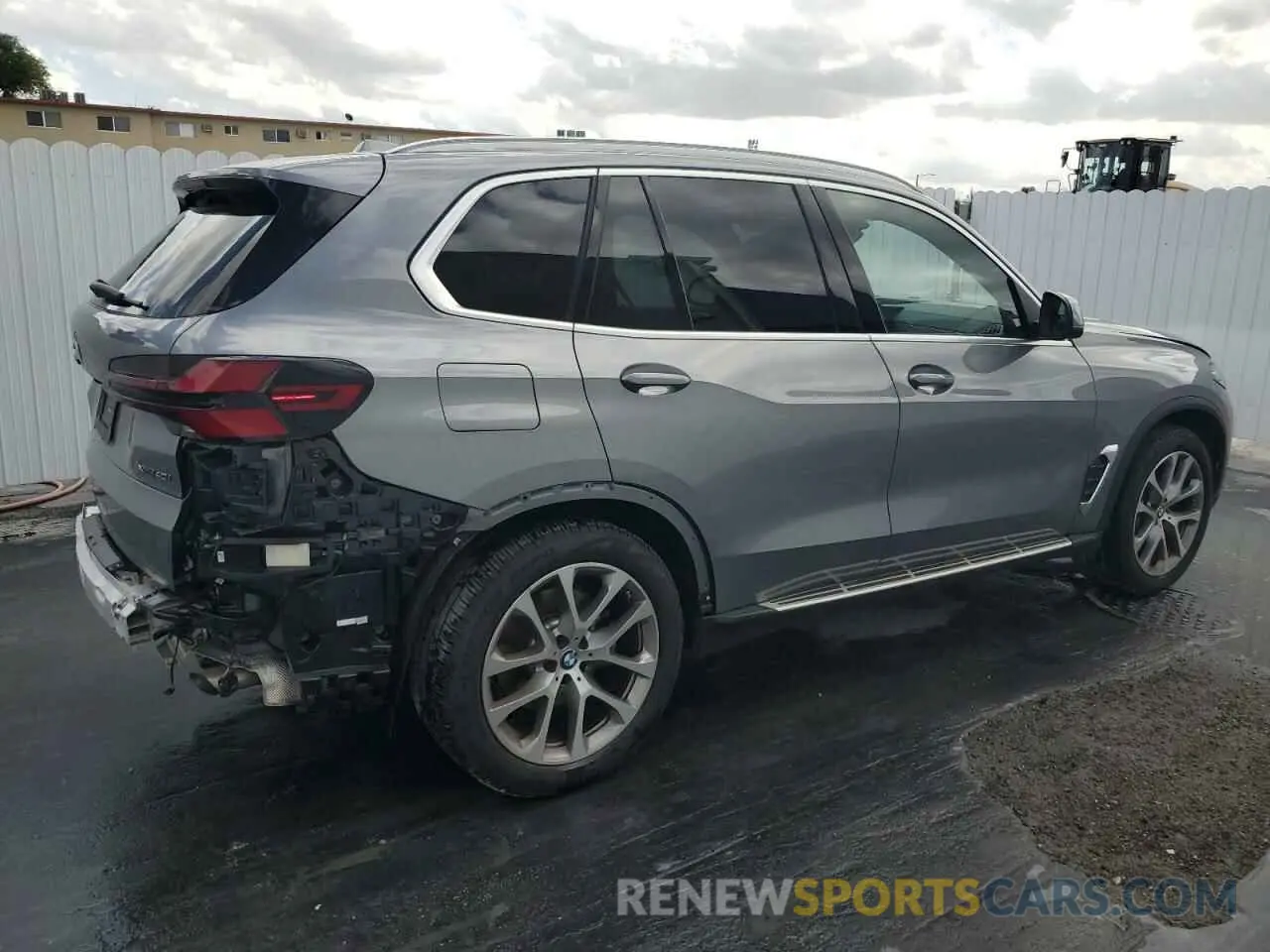 3 fotografías del automóvil dañado 5UX23EU02R9T34545 BMW X5 2024