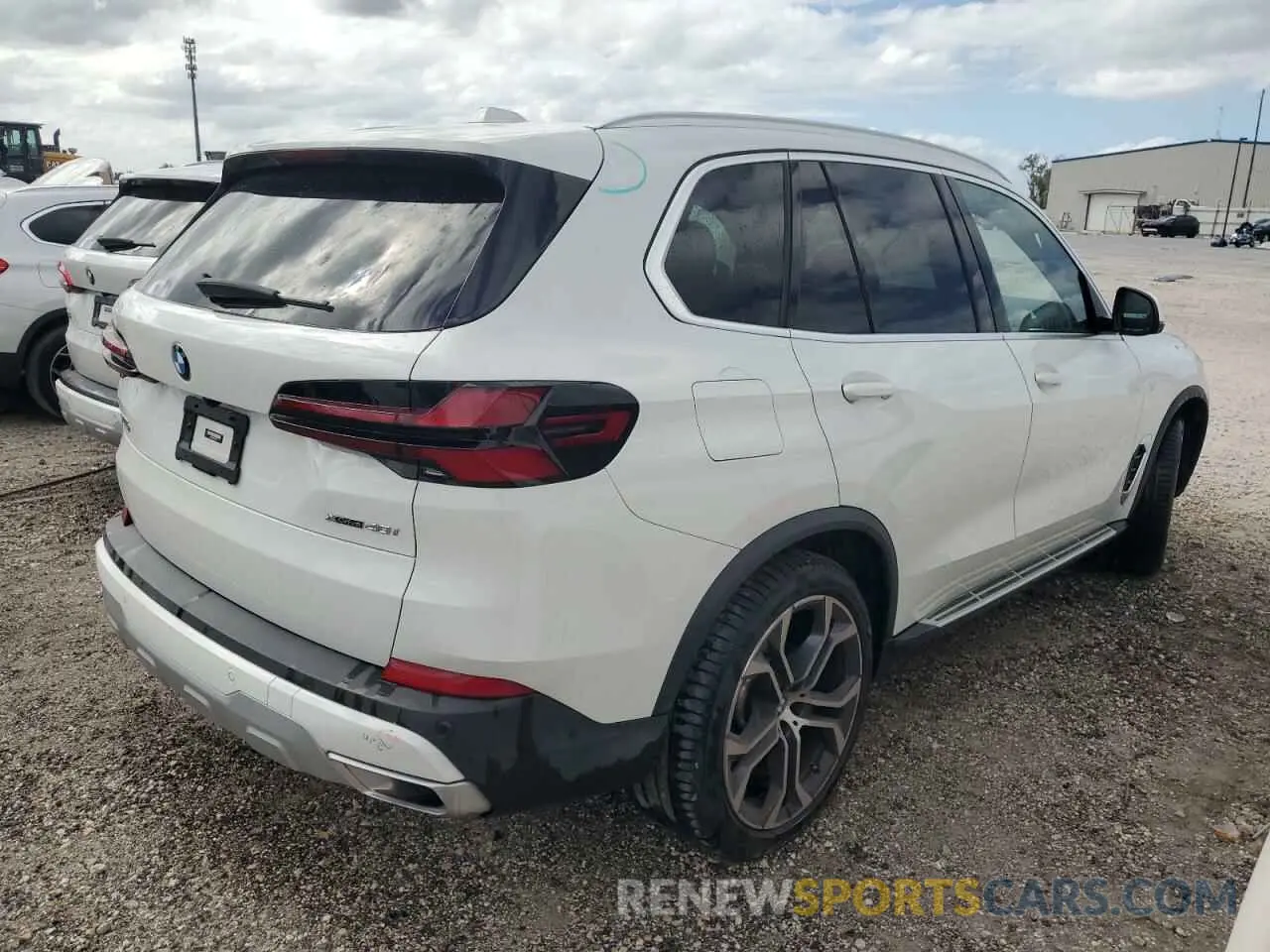 3 fotografías del automóvil dañado 5UX23EU03R9S37421 BMW X5 2024
