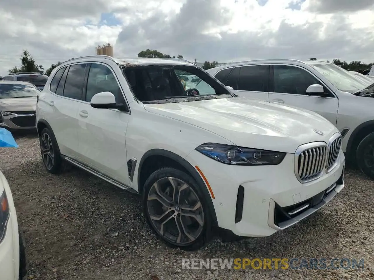4 fotografías del automóvil dañado 5UX23EU03R9S37421 BMW X5 2024