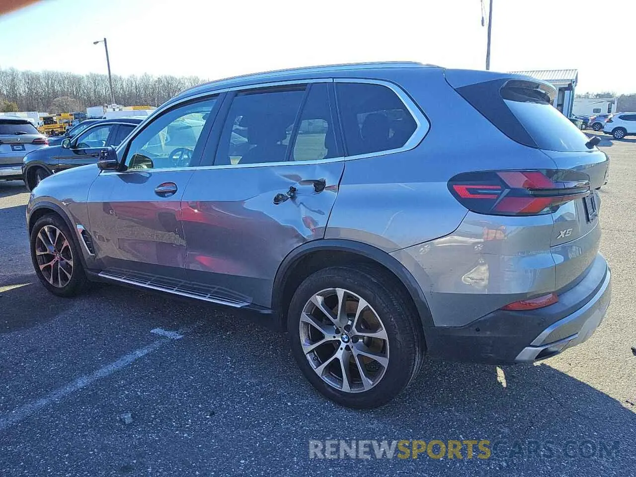2 fotografías del automóvil dañado 5UX23EU03R9U70540 BMW X5 2024