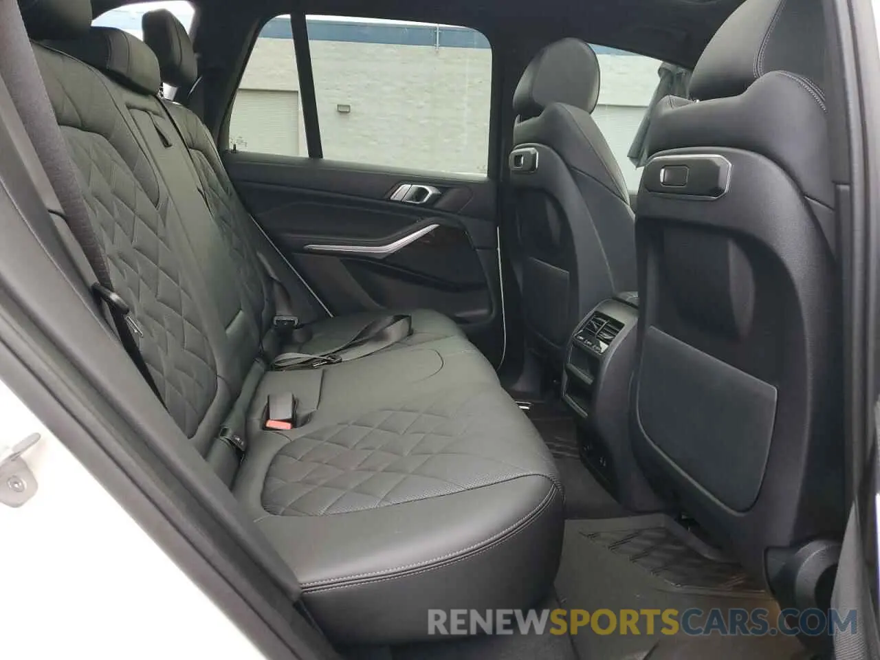 11 fotografías del automóvil dañado 5UX23EU03R9U78234 BMW X5 2024