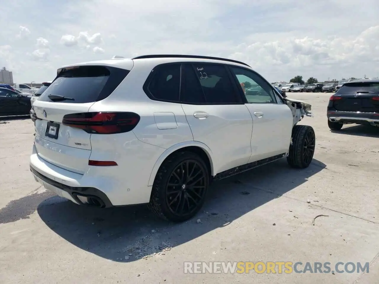 3 fotografías del automóvil dañado 5UX23EU03R9U83823 BMW X5 2024