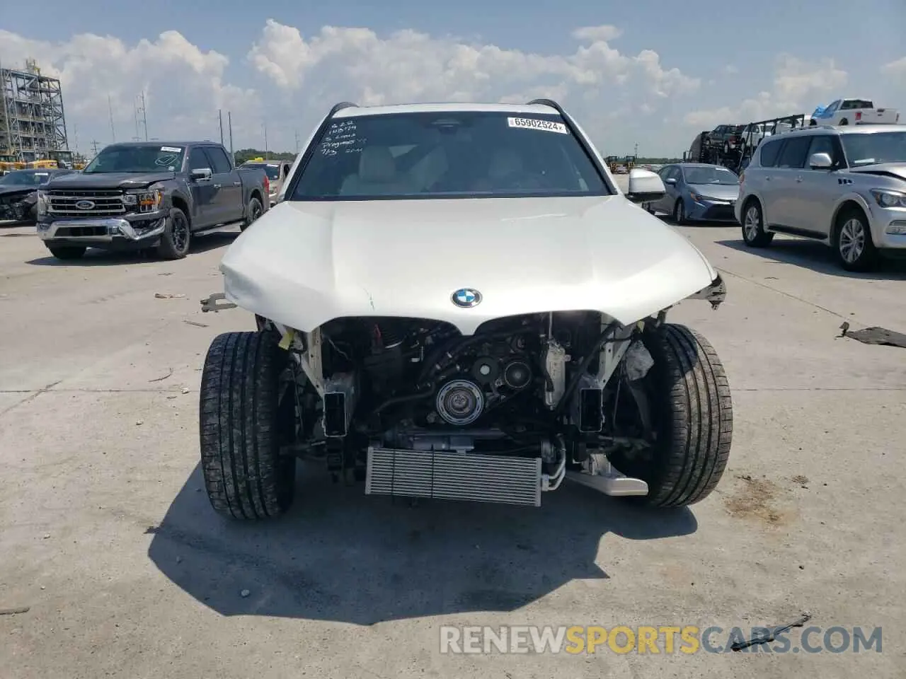 5 fotografías del automóvil dañado 5UX23EU03R9U83823 BMW X5 2024