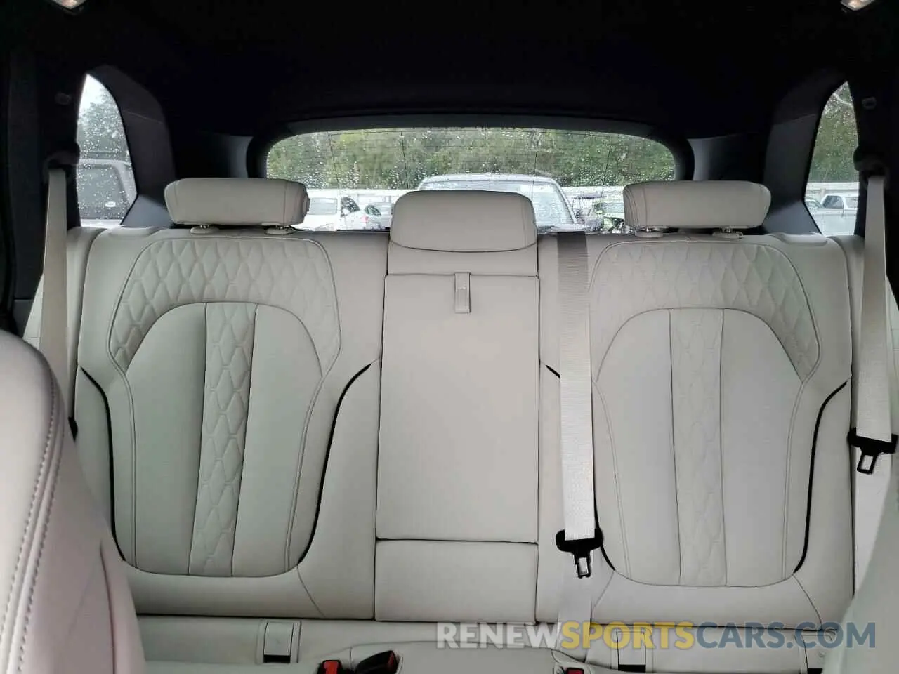10 fotografías del automóvil dañado 5UX23EU03R9V70654 BMW X5 2024