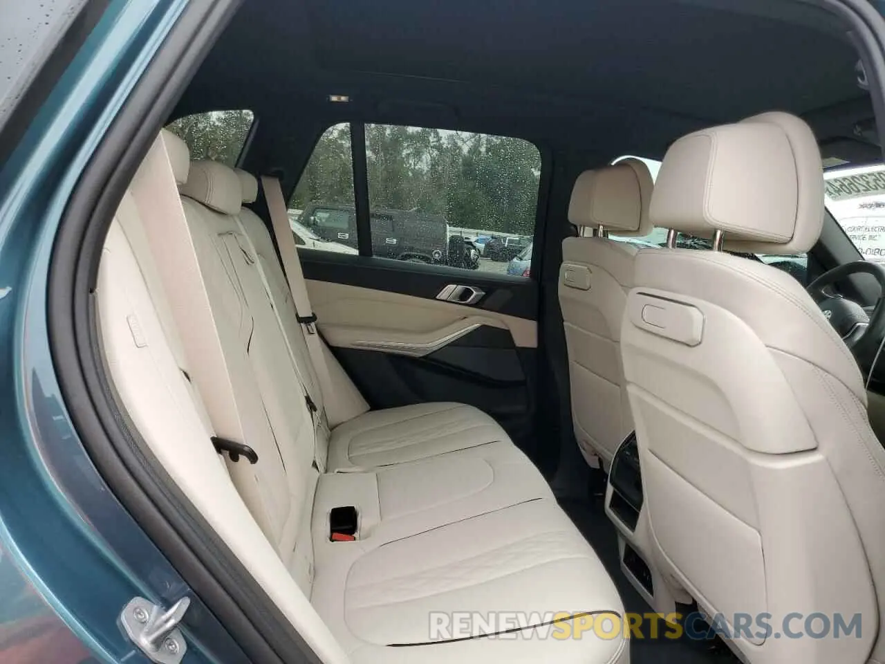 11 fotografías del automóvil dañado 5UX23EU03R9V70654 BMW X5 2024