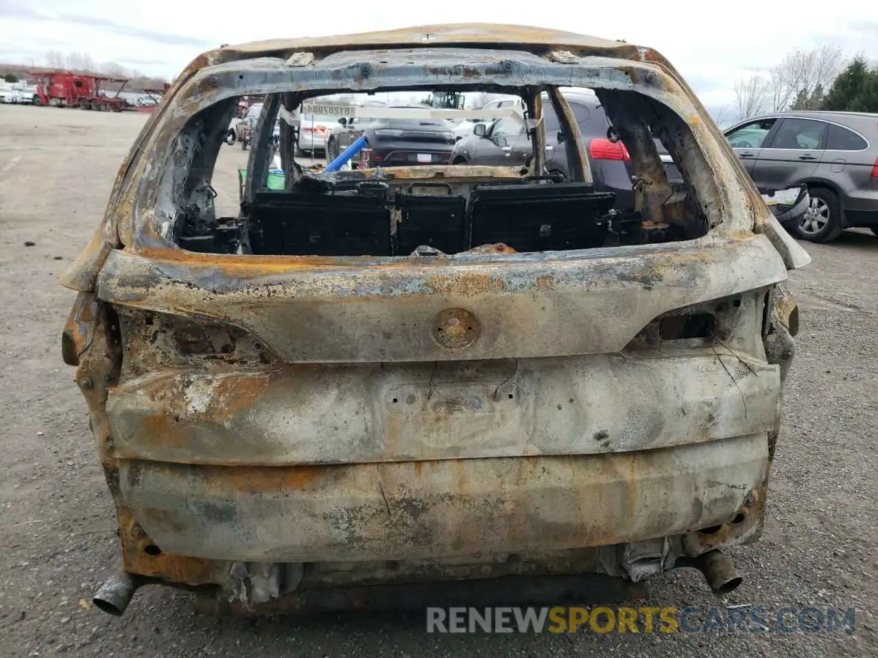 6 fotografías del automóvil dañado 5UX23EU03R9W10120 BMW X5 2024