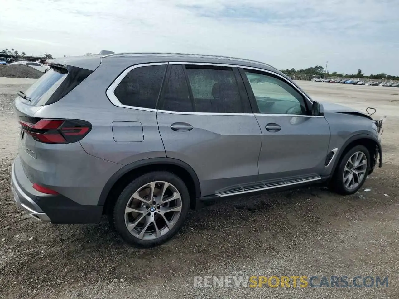 3 fotografías del automóvil dañado 5UX23EU05R9U05978 BMW X5 2024