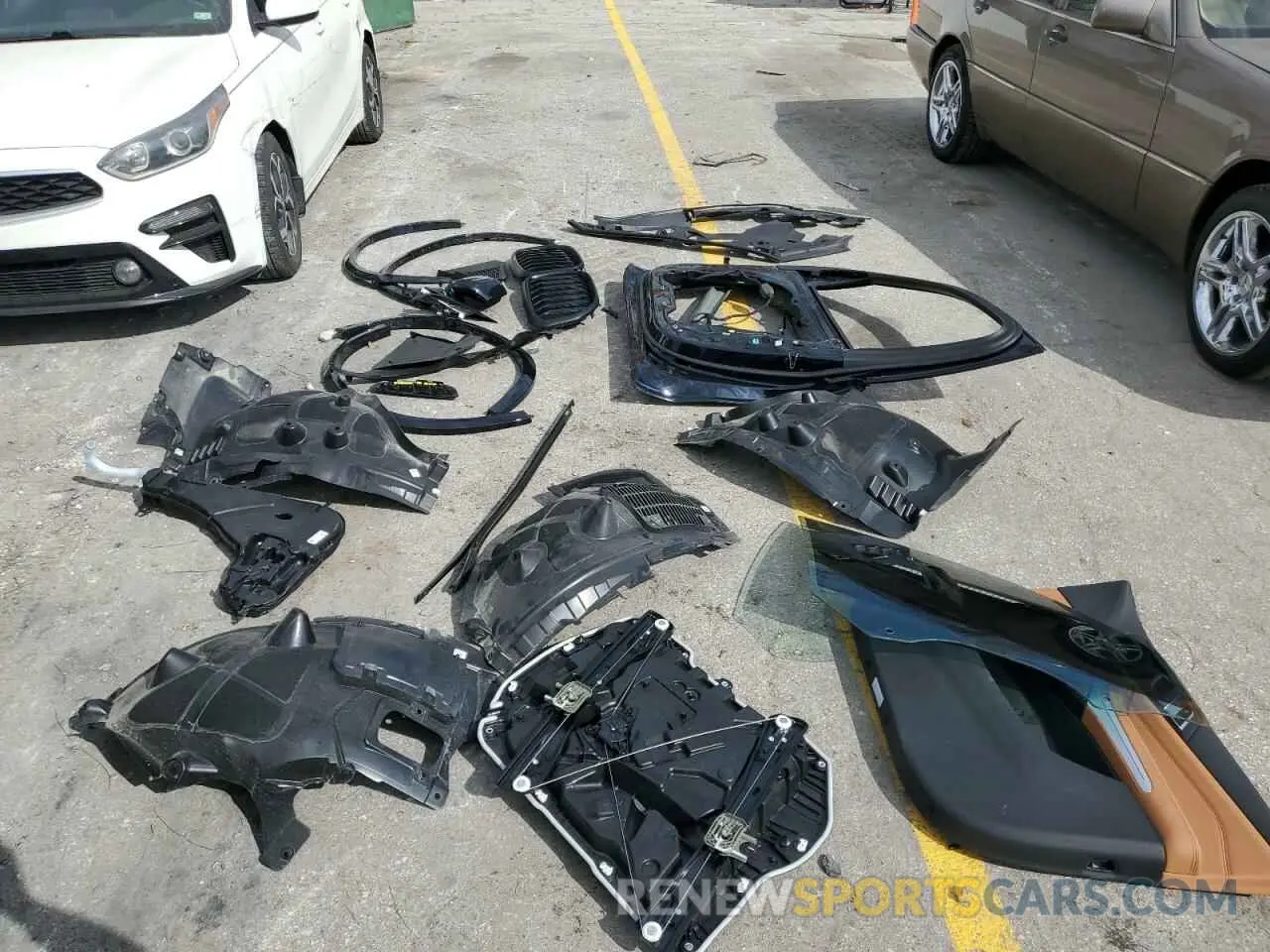 13 fotografías del automóvil dañado 5UX23EU05R9V60384 BMW X5 2024