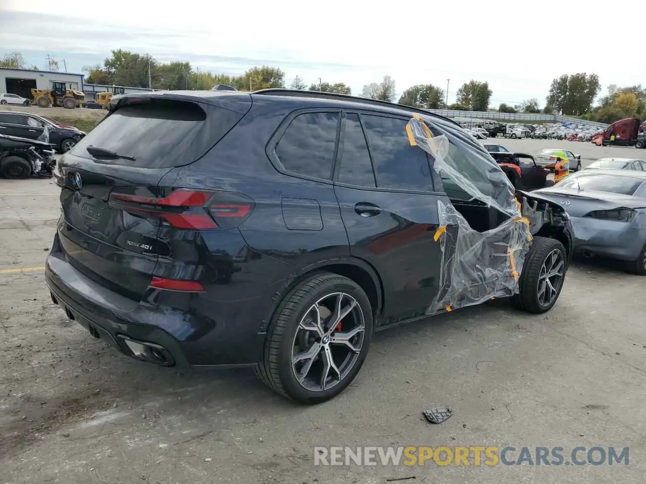 3 fotografías del automóvil dañado 5UX23EU05R9V60384 BMW X5 2024