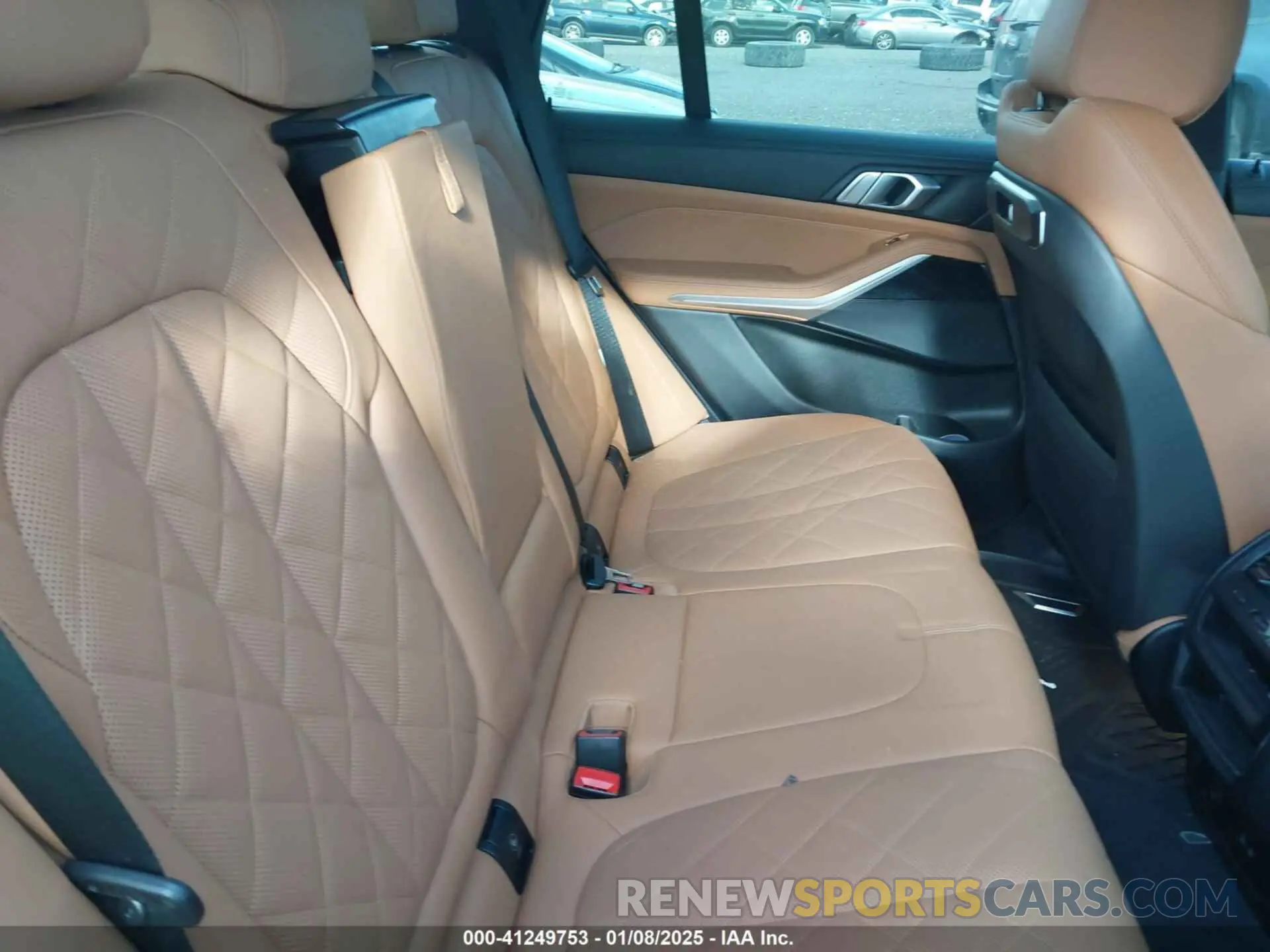 8 fotografías del automóvil dañado 5UX23EU05R9V77508 BMW X5 2024